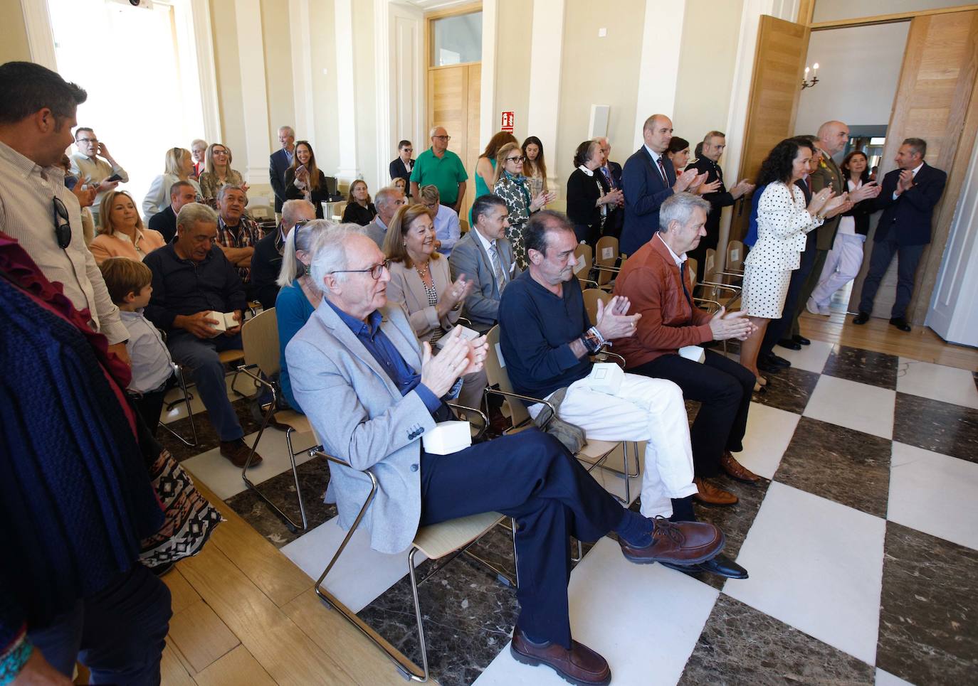 El pendón de San Jorge vuelve a tremolar en Cáceres