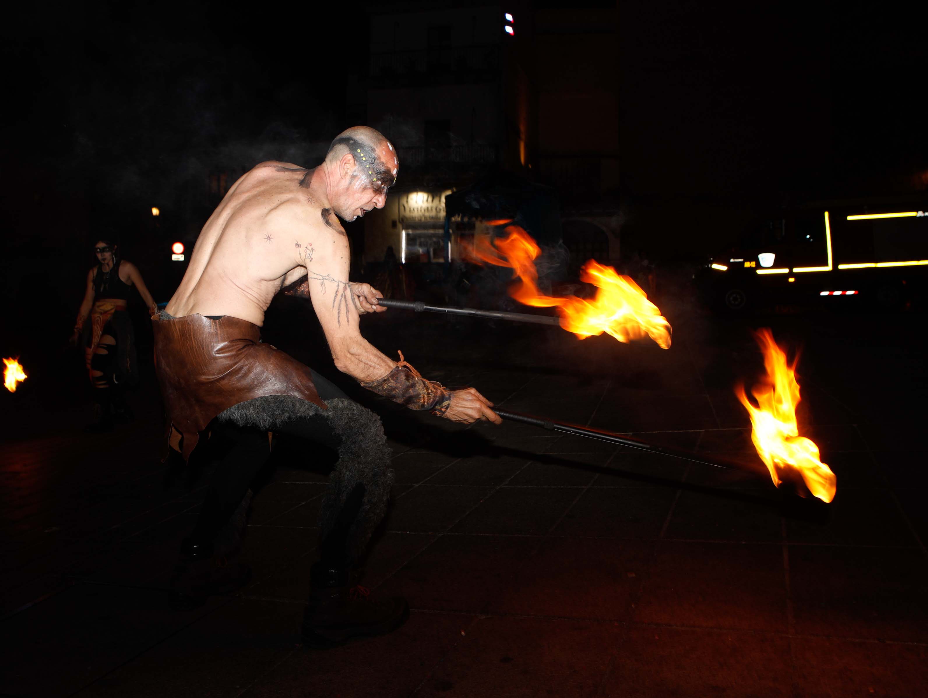 Imágenes de la quema del dragón en el desfile de San Jorge