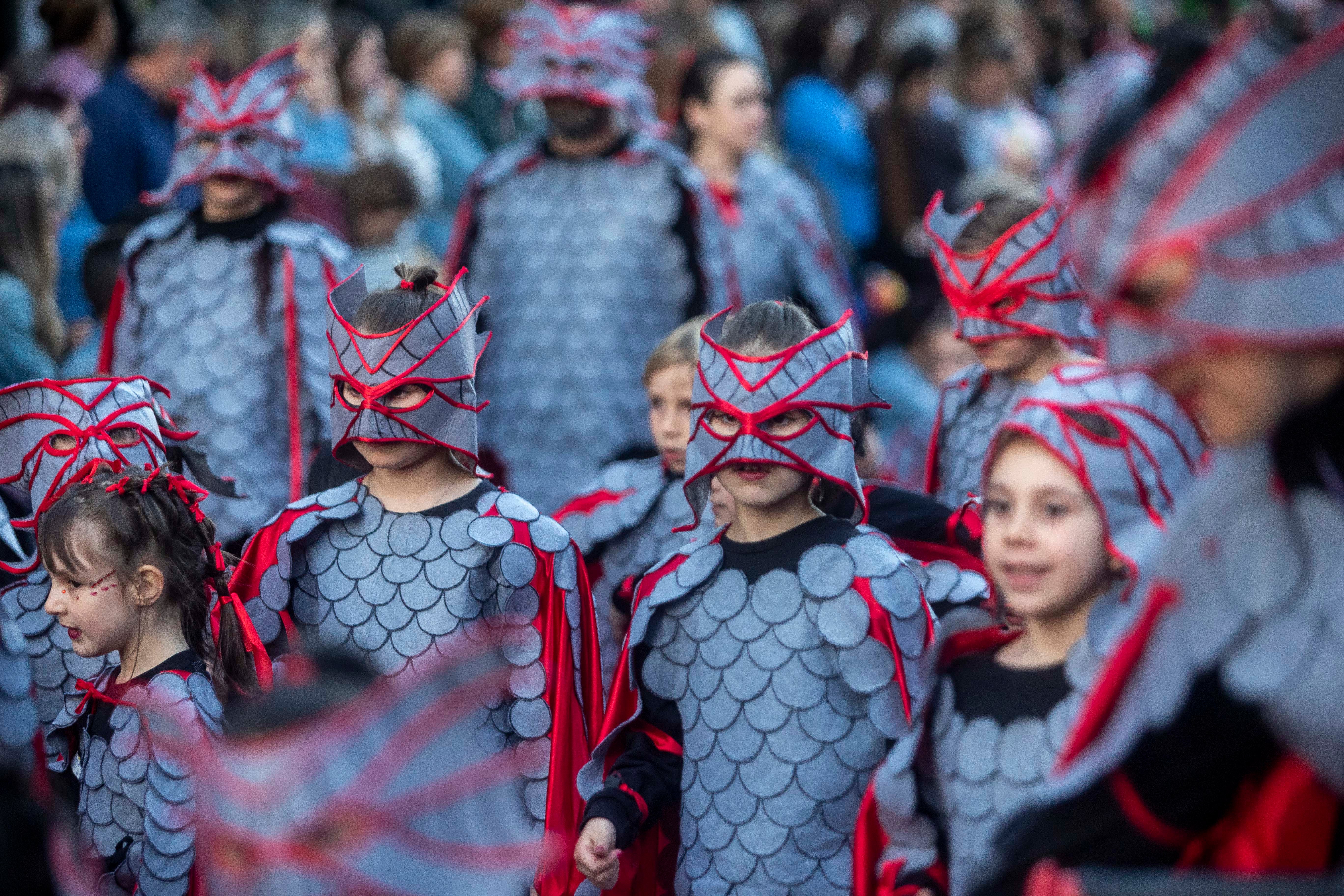 Imágenes del desfile de San Jorge en Cáceres