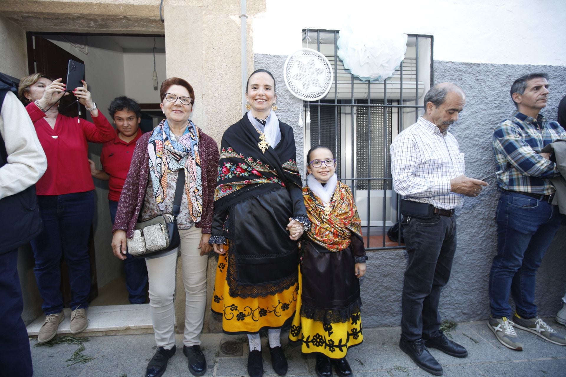 La Virgen de la Montaña recorre las calles del centro de Cáceres