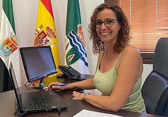 González en el despacho de alcaldía.