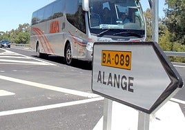 El accidente se ha producido en el camino que discurre paralelo a la carretera BA-089