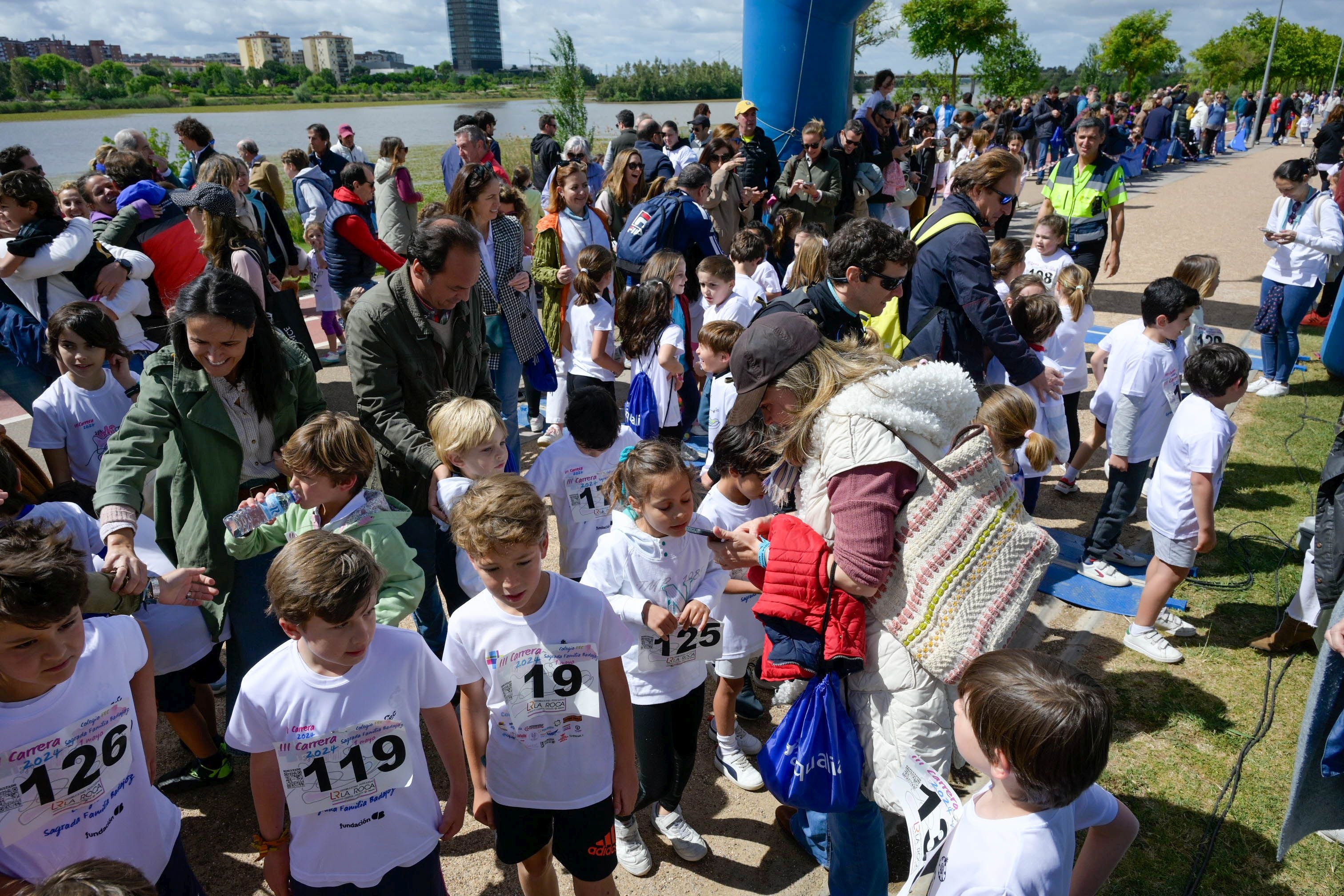 Fotos de los participantes en la carrera del colegio Sagrada Familia