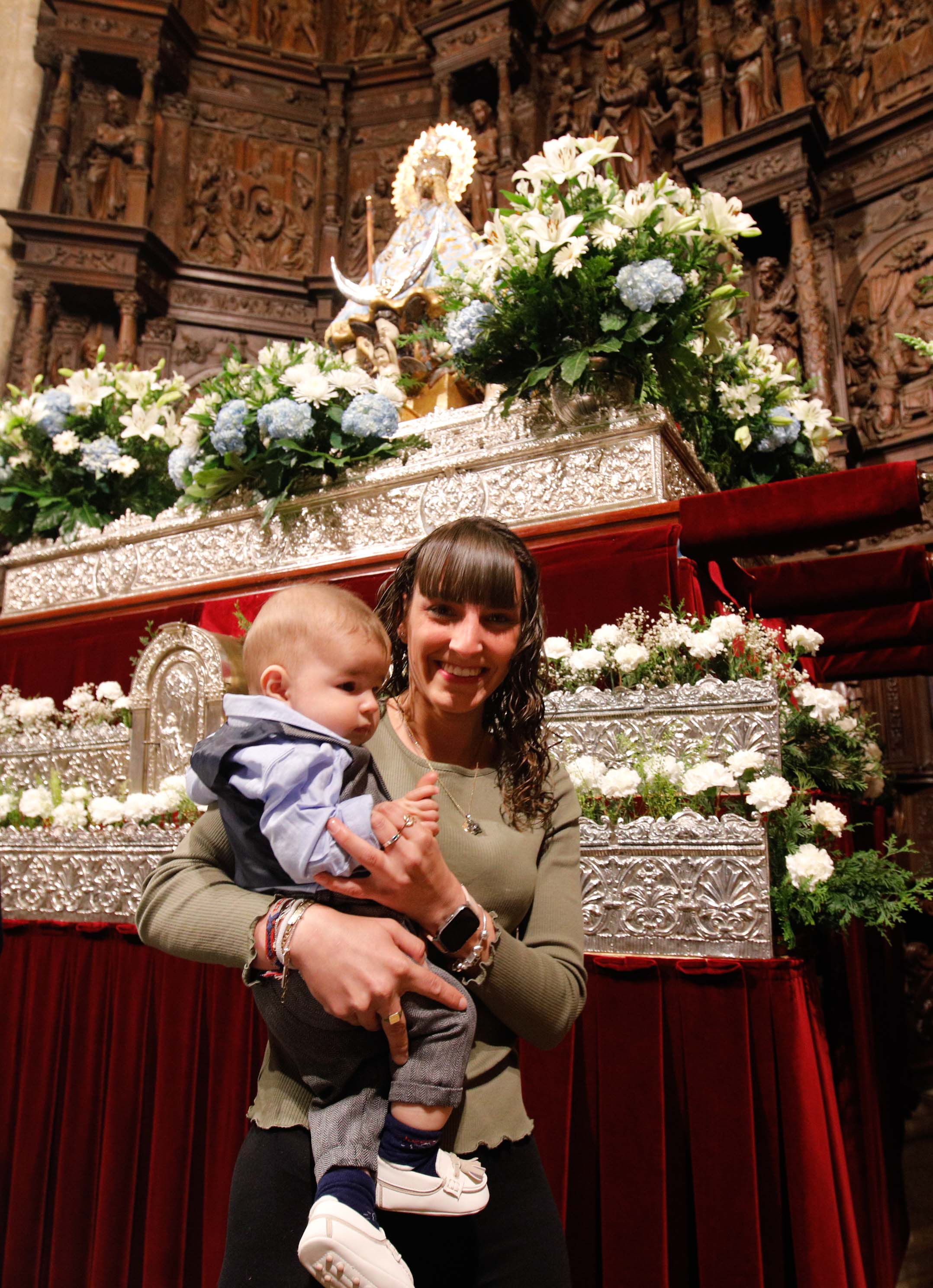 Búscate en la presentación de los bebés cacereños a la Virgen de la Montaña (II)