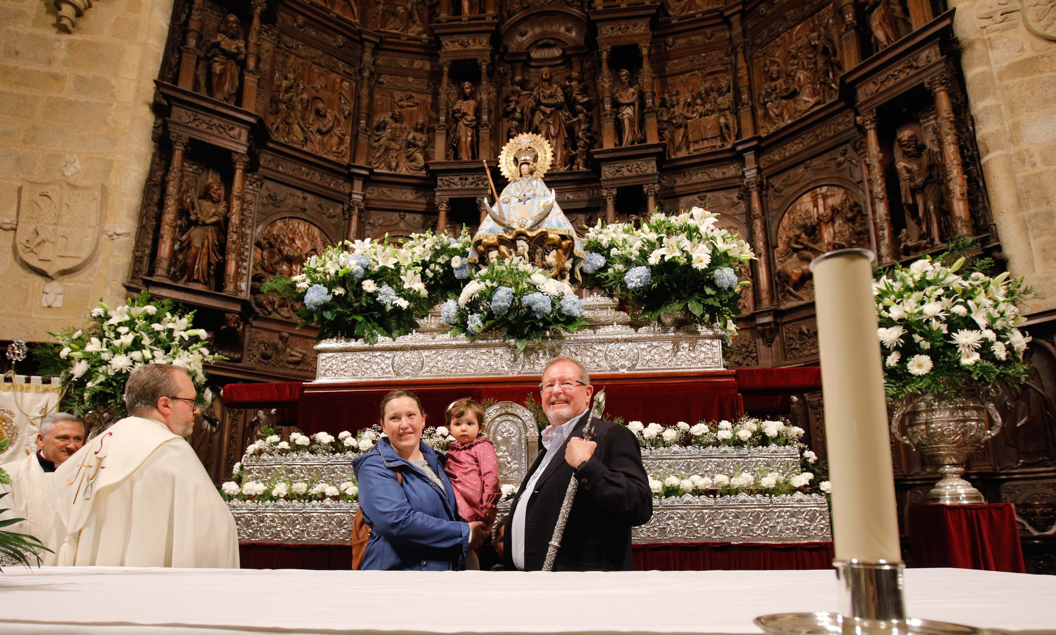 Búscate en la presentación de los bebés cacereños a la Virgen de la Montaña (II)