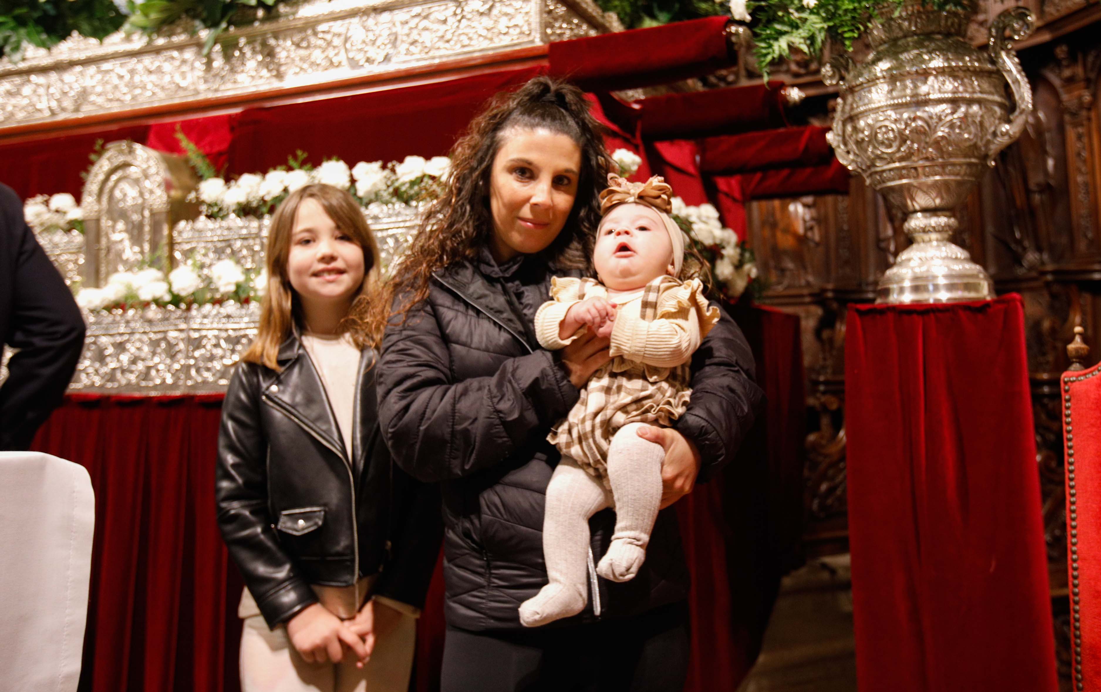 Búscate en la presentación de los bebés cacereños a la Virgen de la Montaña (II)