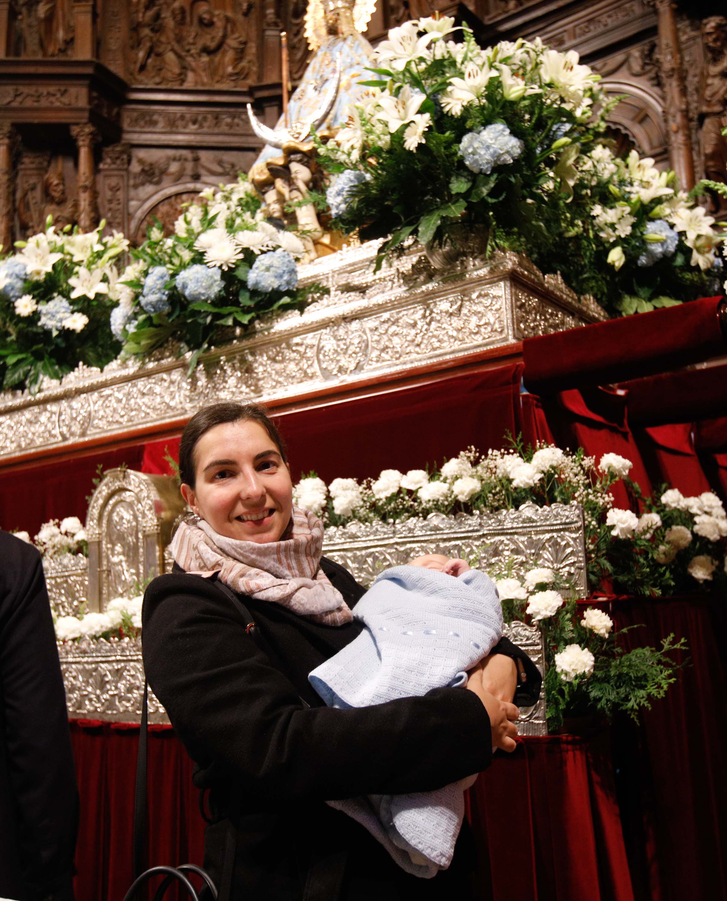 Búscate en la presentación de los bebés cacereños a la Virgen de la Montaña (II)