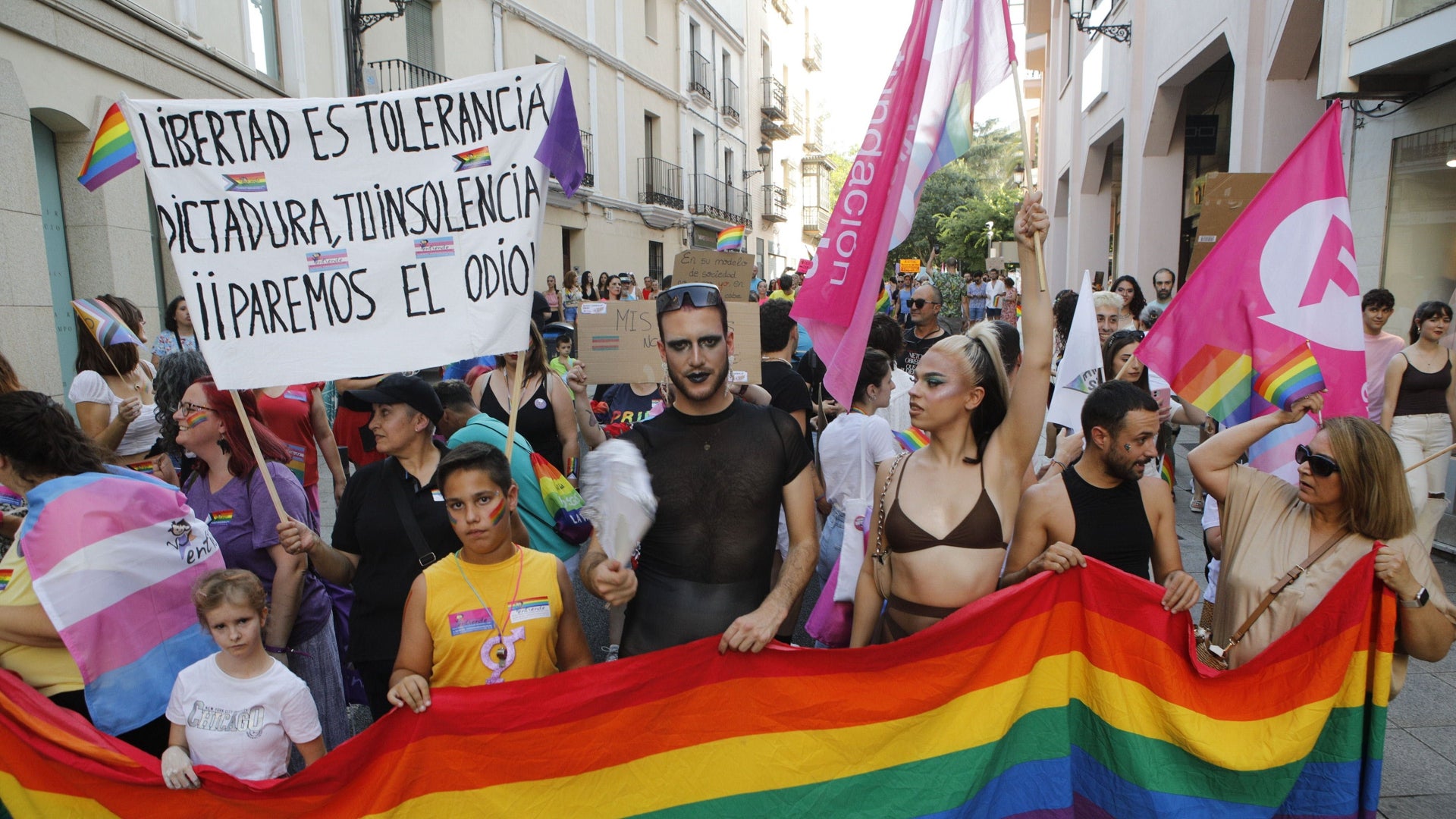 El Ayuntamiento reserva 25.000 euros para la gran fiesta LGTBI, el 29 de  junio en Cáceres | Hoy