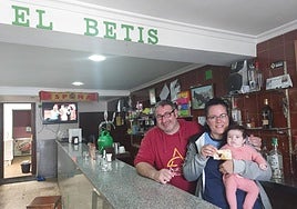 Júbilo en el bar Nuevo Betis por el premio de la ONCE