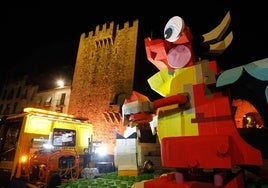 El colegio Extremadura participó en el desfile de dragones y logró el quinto premio.