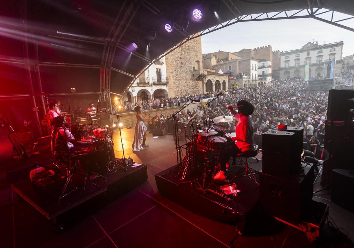 El primer Womad sin botellón se estrena con mucho público