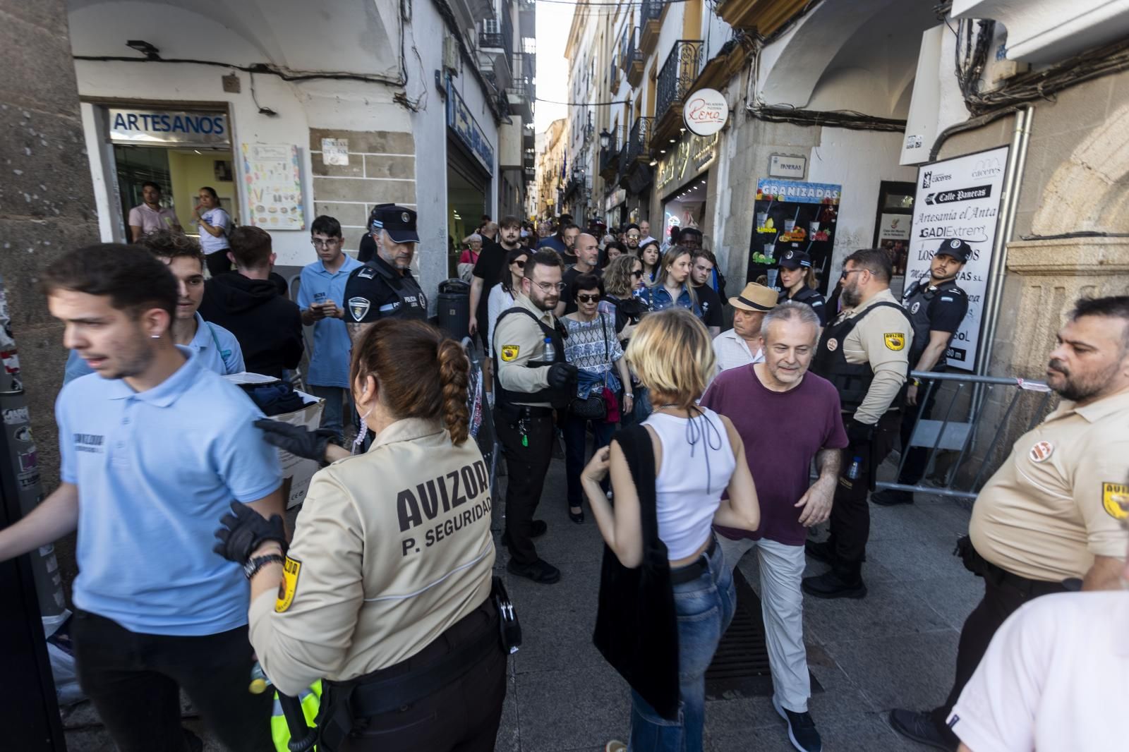 La primera jornada de Womad Cáceres 2024, en imágenes