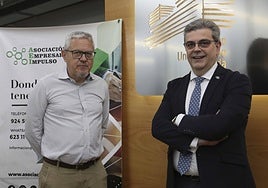 Víctor León, de Impulso, y Pedro José Pardo, director del Centro Universitario de Mérida.