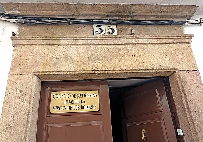 Detalle de la fachada de la EH