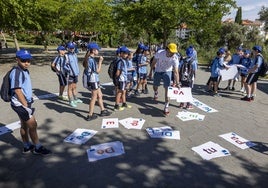 Actividad escolar por el Día de la Unión Europea en el parque del Rodeo.