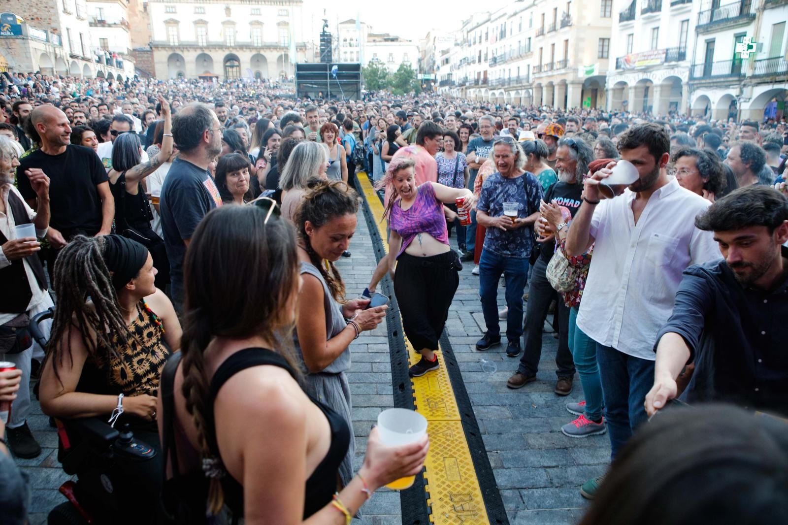 La jornada del viernes en Womad Cáceres 2024, en imágenes