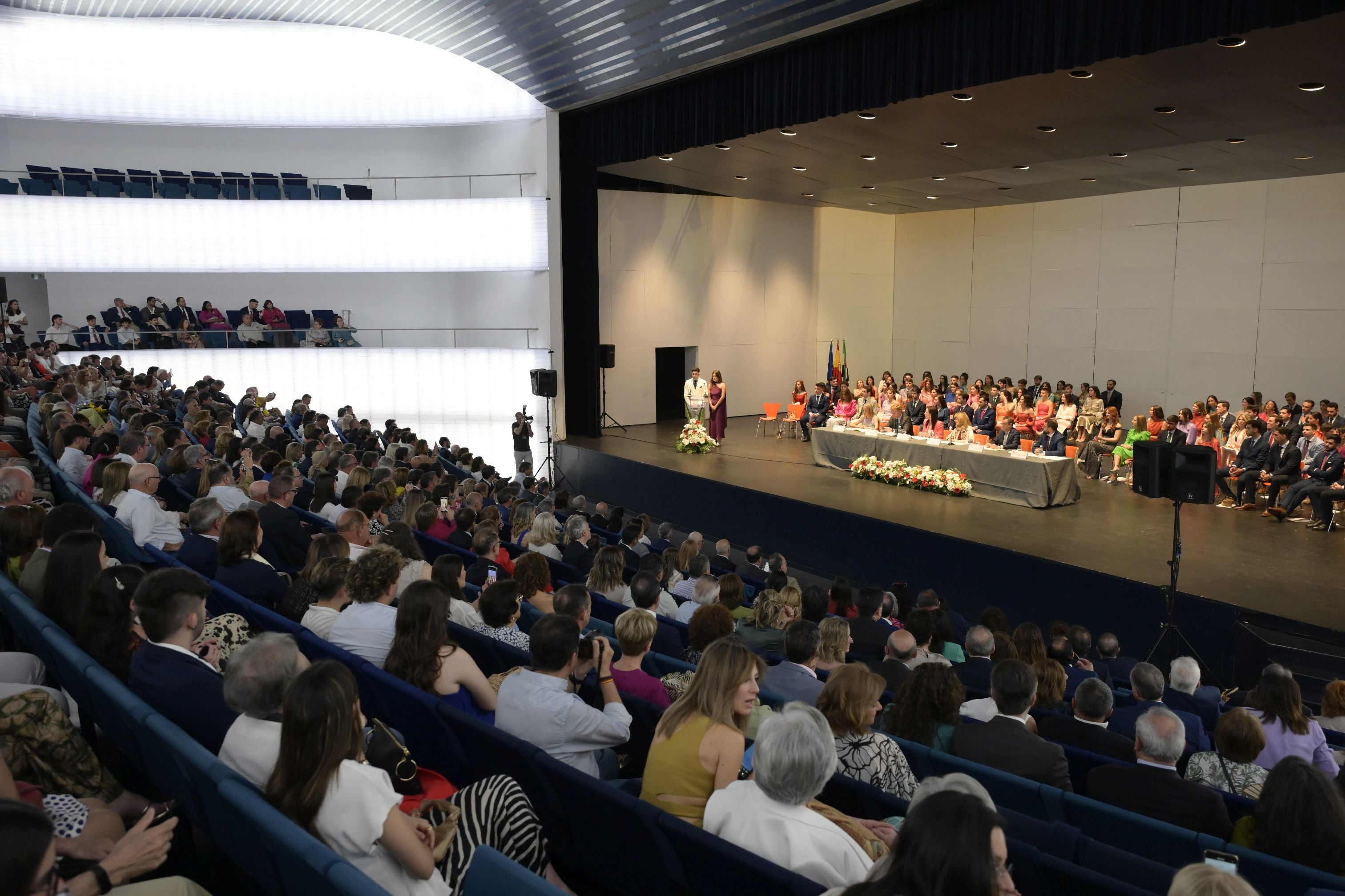 Búscate en el acto de graduación del Grado en Medicina