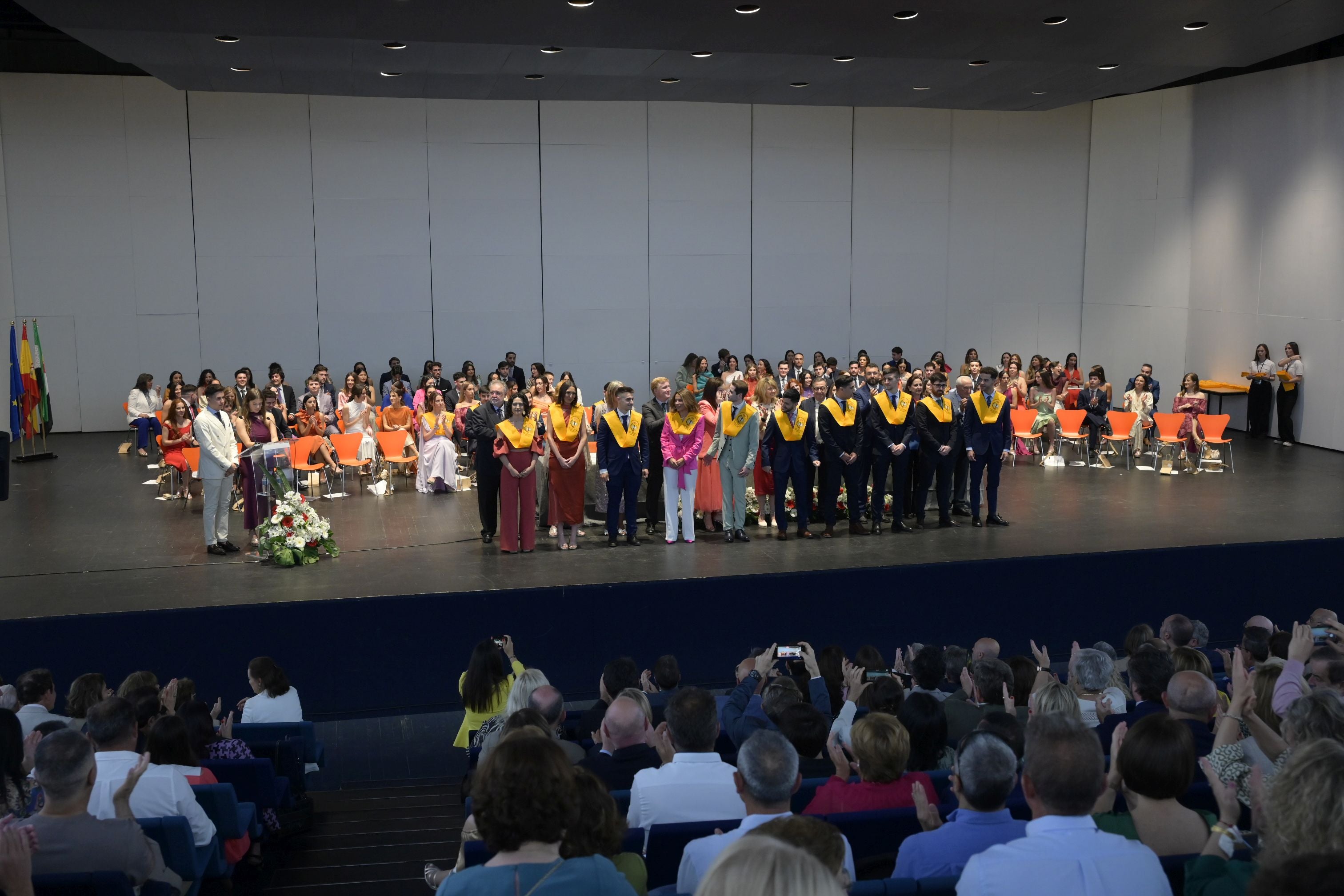 Búscate en el acto de graduación del Grado en Medicina