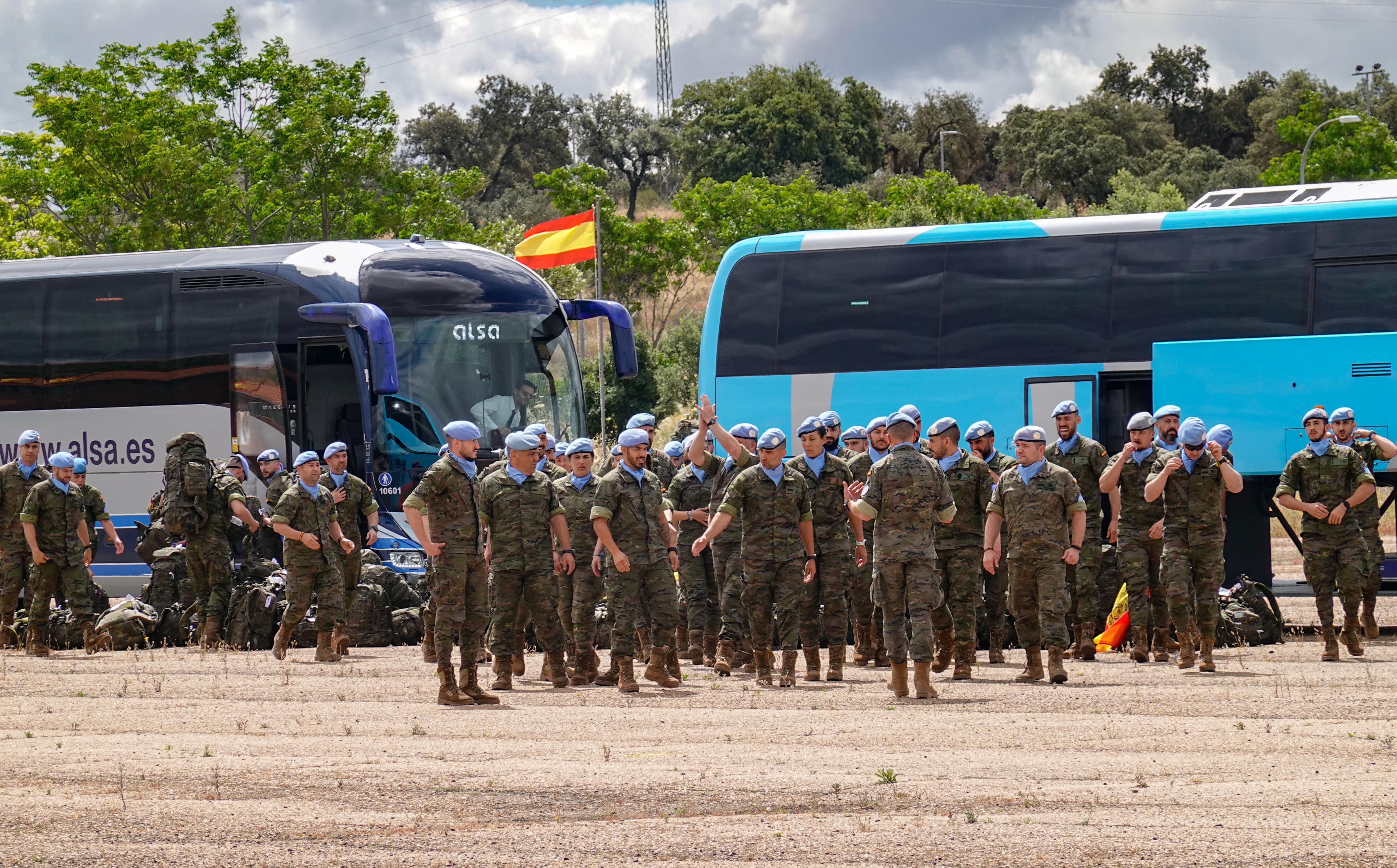 Las familias reciben a los primeros militares de la Brigada Extremadura de su misión en Líbano