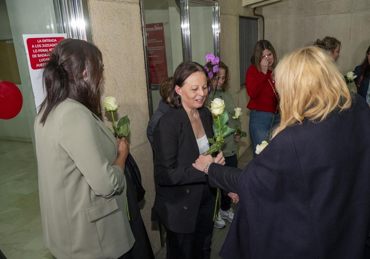 Familiares y entorno de Manuela Chavero, emocionados tras el veredicto.