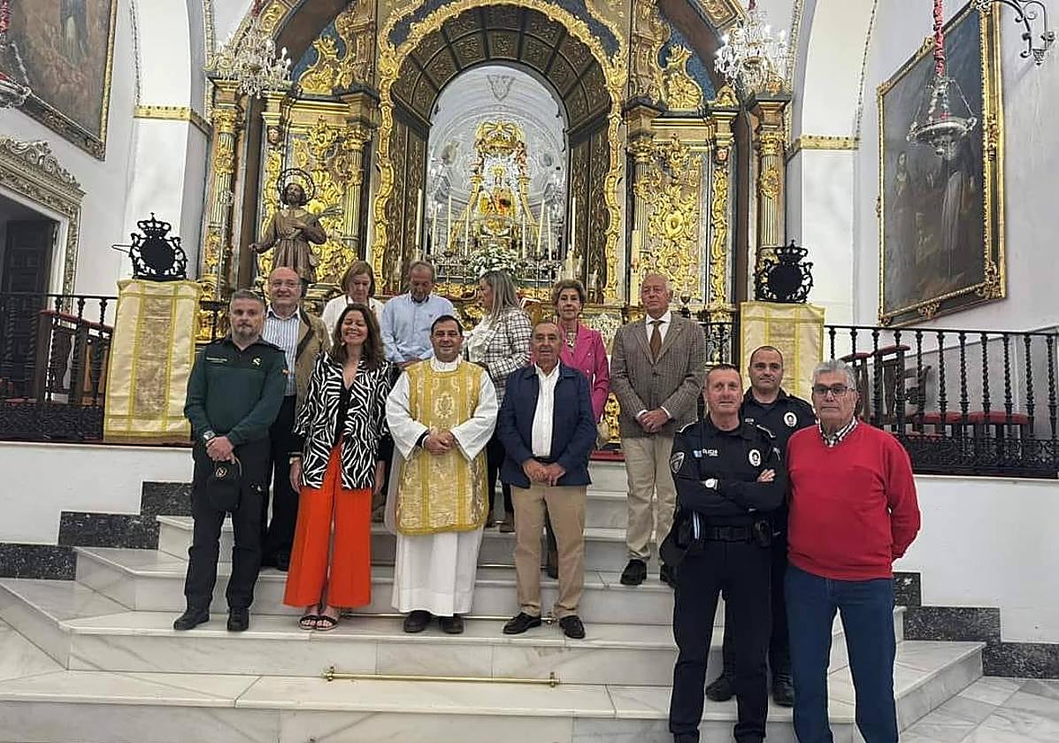 Autoridades tras la celebración de la misa.
