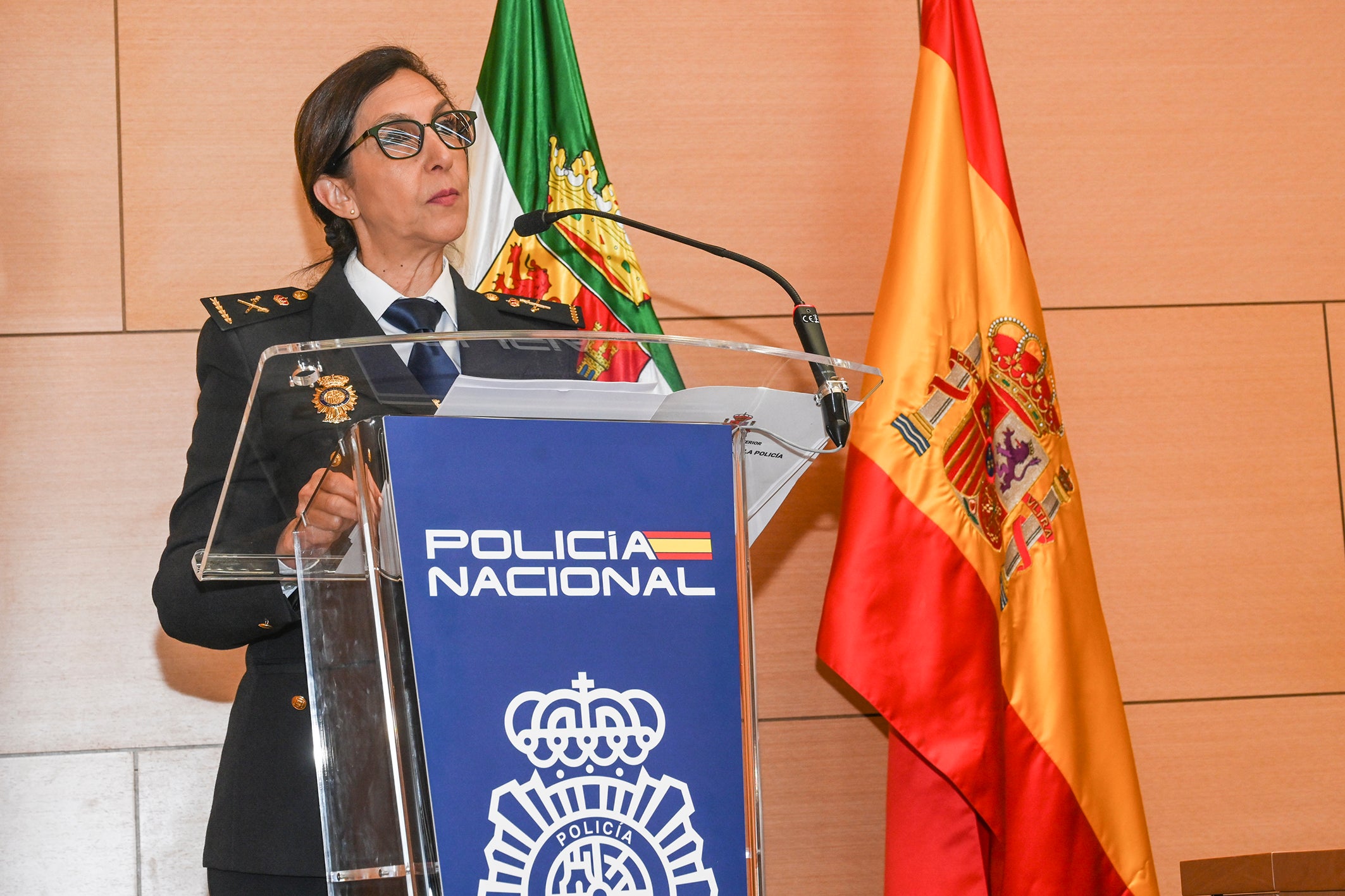 Fotos | Acto de entrega de diplomas de la Policía Nacional en Badajoz a miembros honorarios y jubilados
