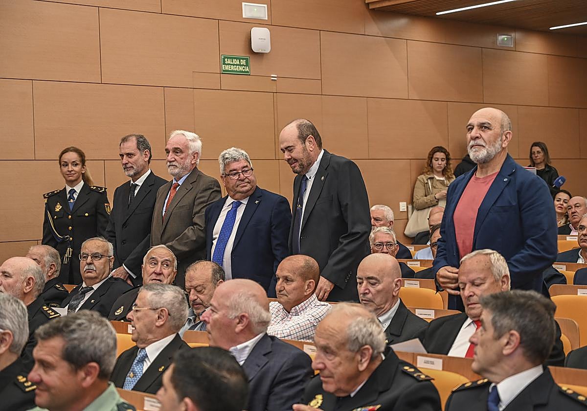 Fotos | Acto de entrega de diplomas de la Policía Nacional en Badajoz a miembros honorarios y jubilados