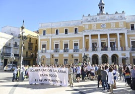 Concentración de trabajadores para pedir mejores condiciones en junio de 2022.