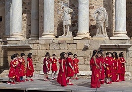 Las mejores imágenes de la actividad teatral '¡Por todos los Dioses!'
