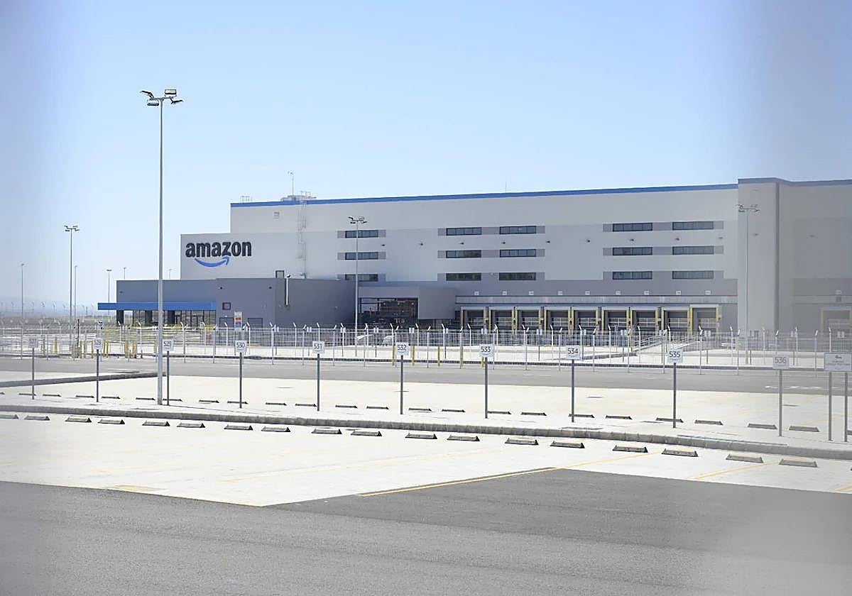 Centro de Amazon en Badajoz, terminado y cerrado.