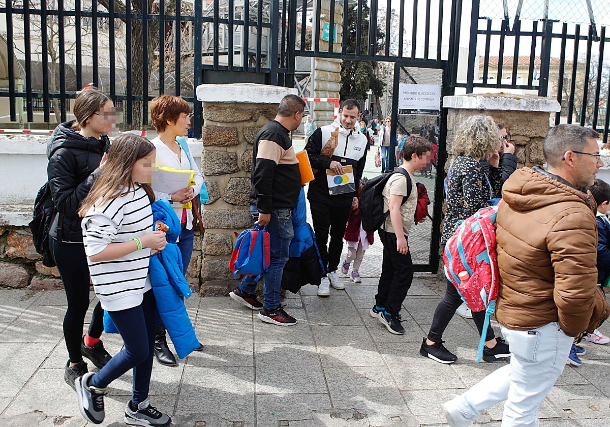 Imagen de archivo de la salida del colegio público Delicias, que ha tenido una demanda escolar de 15 alumnos.