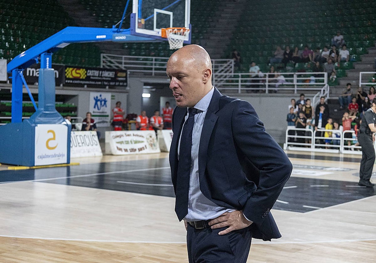 Arturo Álvarez durante un partido de esta temporada en el Multiusos.