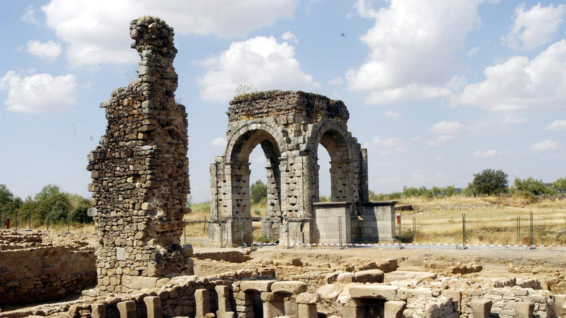 Invertirán 1,4 millones en consolidar las ruinas de Cáparra y remodelar ...