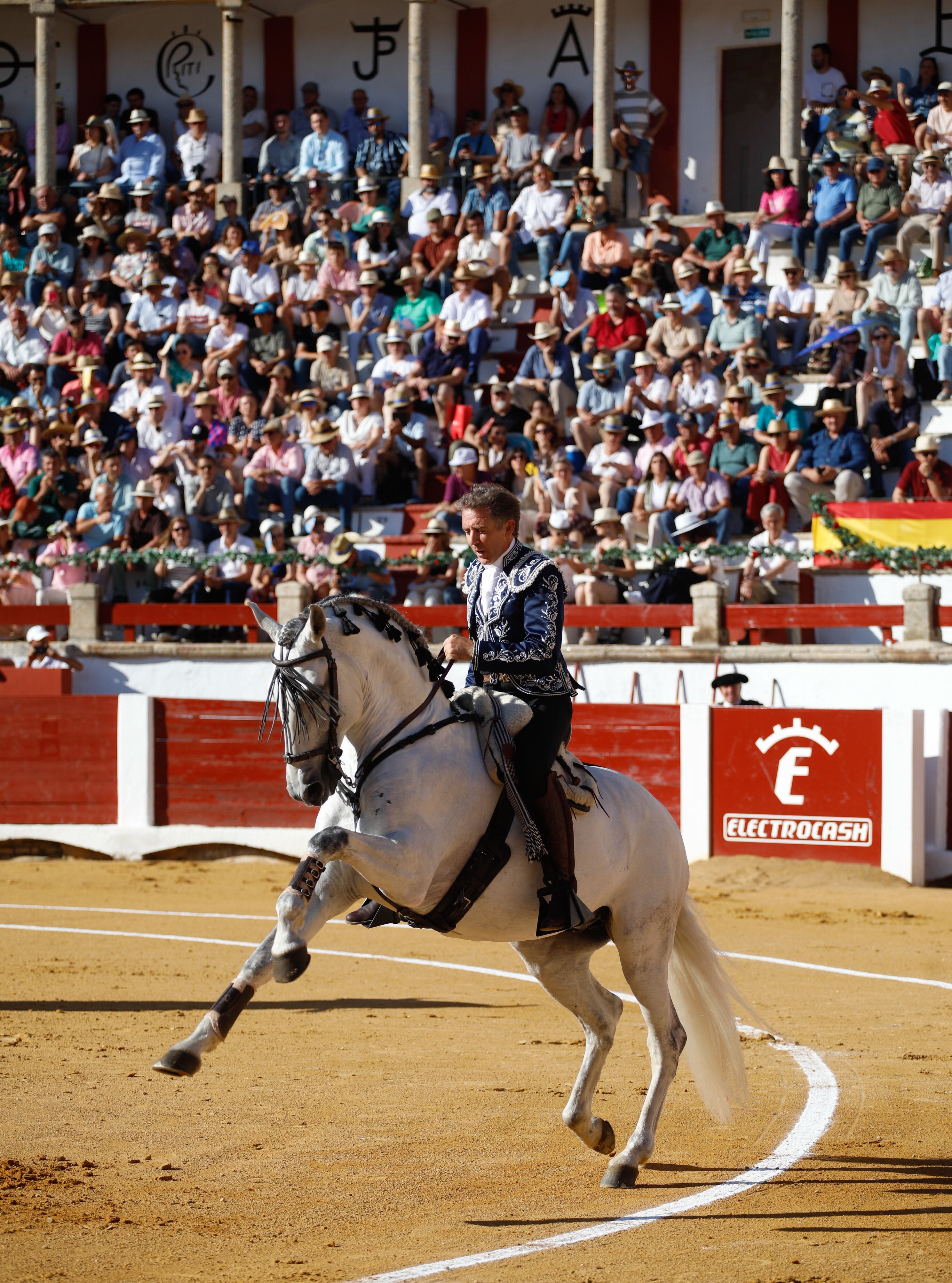 Fotos | Las mejores imágenes del regreso de los toros a Cáceres (I)