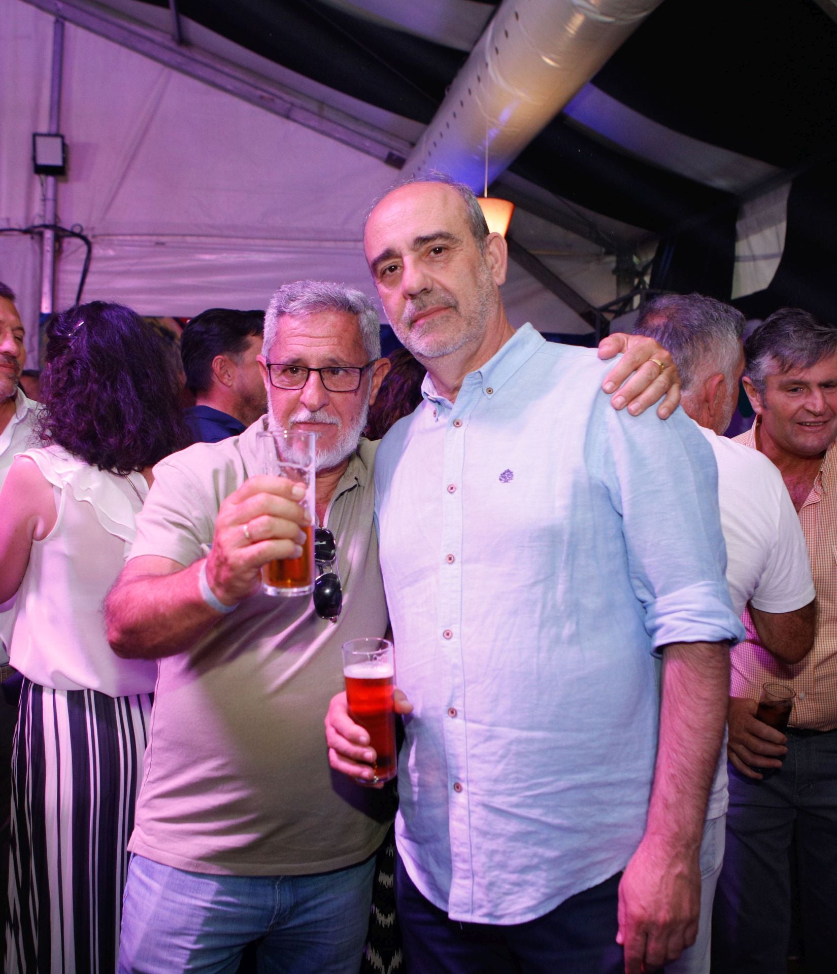 Fotos | Así disfrutan los cacereños del viernes noche en el ferial (II)