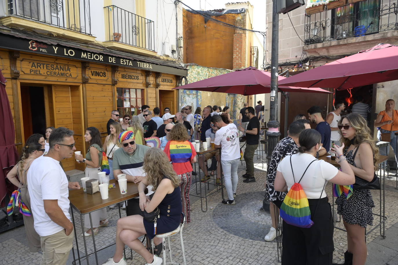 Las mejores fotos de la fiesta de Los Palomos en el centro de Badajoz