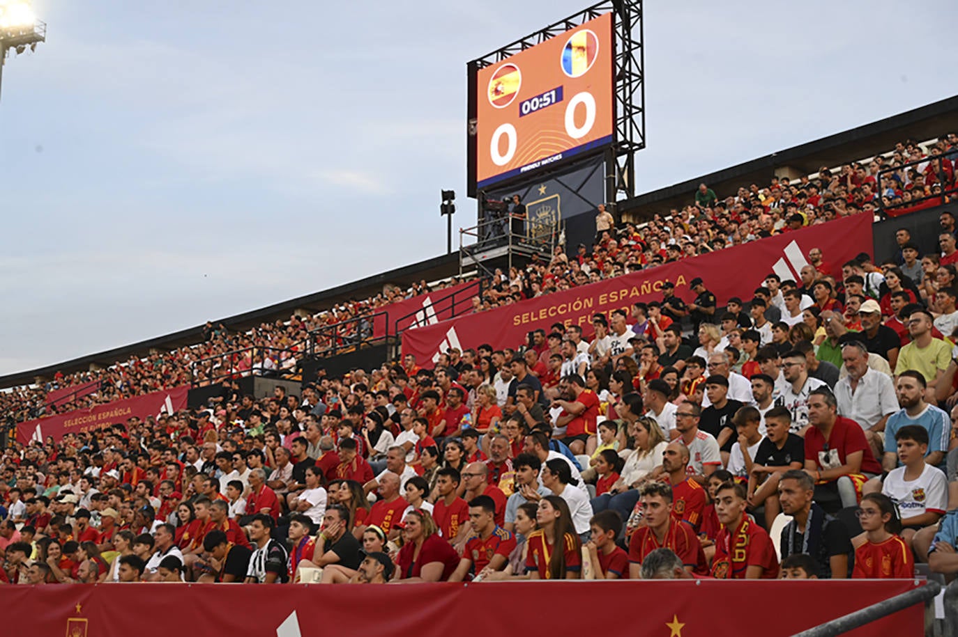 Imágenes del partido entre España y Andorra en Badajoz (II)