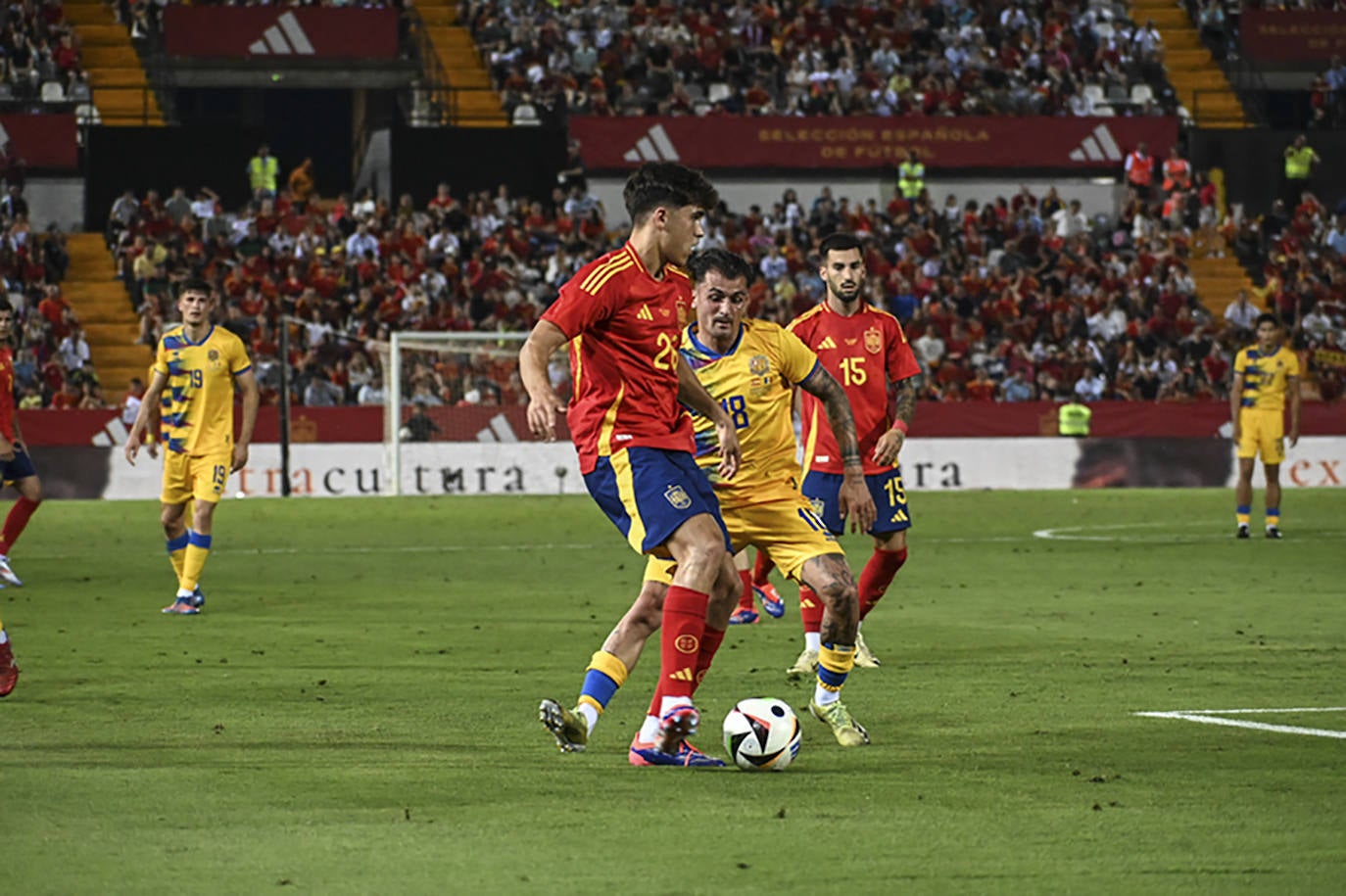 Imágenes del partido entre España y Andorra en Badajoz (II)