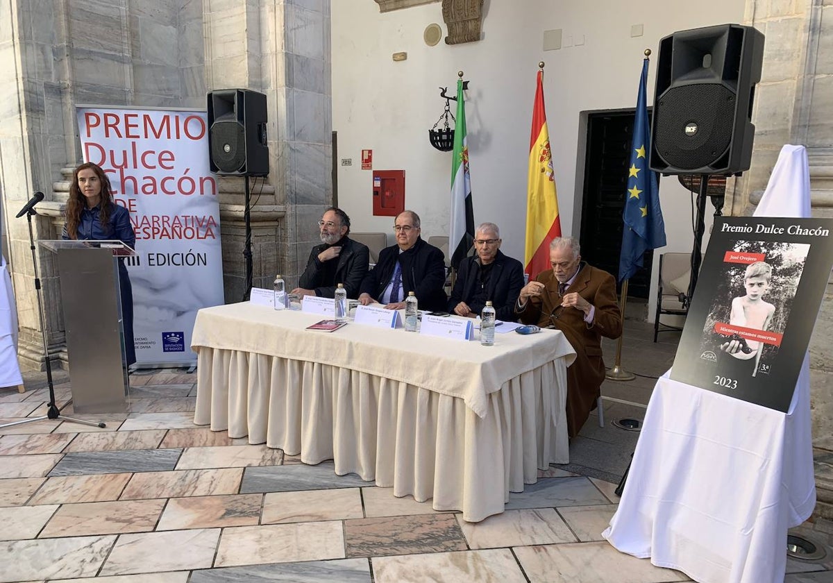 Acto de entrega del Premio Dulce Chacón en Zafra en 2023.