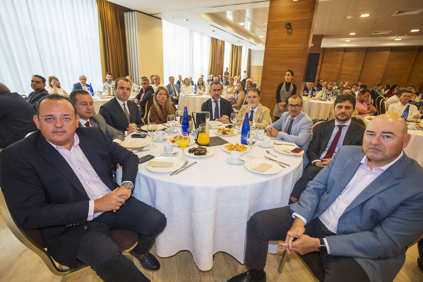 Fernando Doncell, Pedro Reguero, Fernando Benjumea, Mamen Gómez, Francisco Carrera, Jorge Ramos, José Luis Canito, Alfonso Cano y Antonio Córdova. 