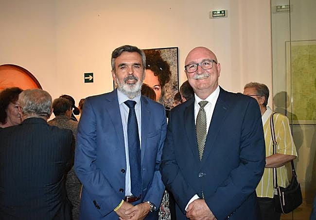 Adrián Urbano, gerente del Diario HOY, con Eugenio Manzano.