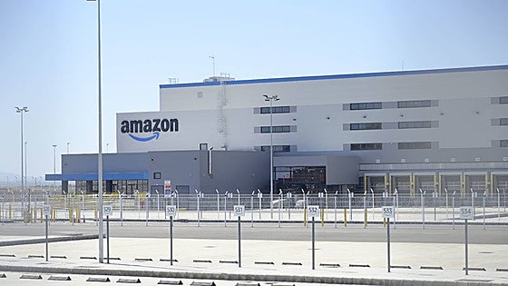 La Junta confía en que Amazon abra en Badajoz