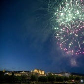 El vial de la circunvalación se estrena como mirador para disfrutar los fuegos de las Ferias de Plasencia