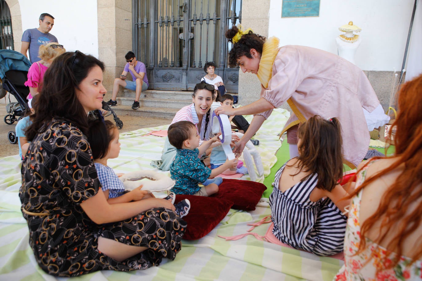 Los niños disfrutan con &#039;Verserías&#039; en el Teatro Clásico de Cáceres