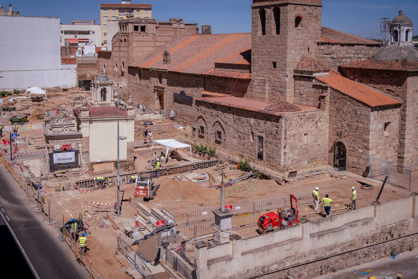 La plaza de la Basílica de Santa Eulalia de Mérida, en obras