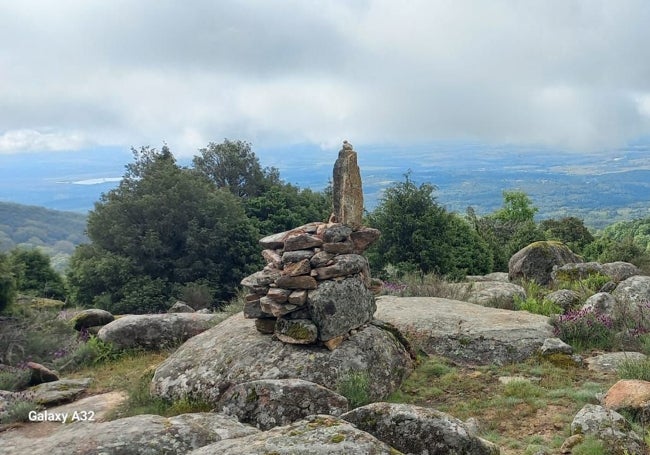 El sendero a recuperar discurre por un paisaje típico de alta montaña.