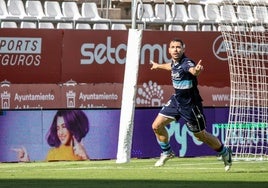 Juanjo Chavalés anotó el gol cauriense con el que su equipo se adelantó en Murcia.