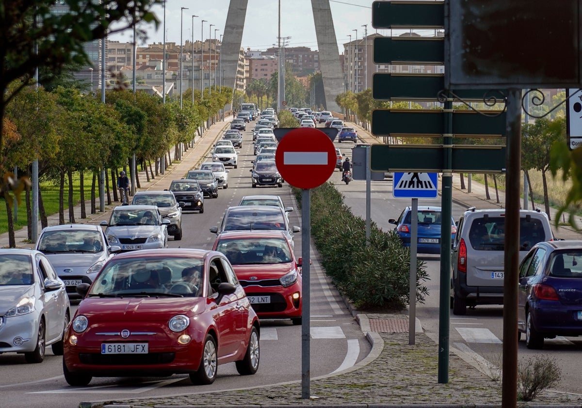 Atasco en el Puente Real.