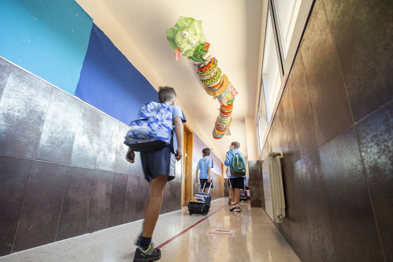 Alumnos en un colegio en una foto de archivo