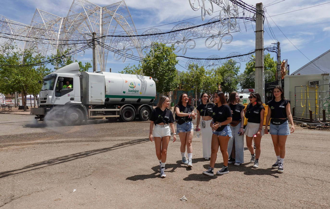 Las casetas llenas en el sábado de feria